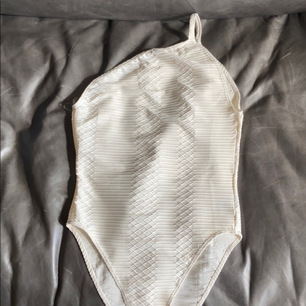 GOOD AMERICAN size 3 bodysuit!! Amazing deal.